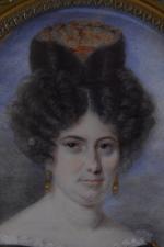 Ecole milieu XIXe siècle
Portrait de femme au sautoir 
Miniature sur...