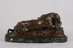 D'après Alfred Louis Barye (1796-1875)
Jaguar dévorant un lièvre
Bronze à double...