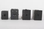 Kodak
Quatre Box formats divers : dont le Six-20, 2 Brownie...
