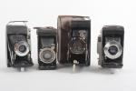 Kodak
Quatre foldings dont Brownie 16 avec étui, B11, Vollenda 620...