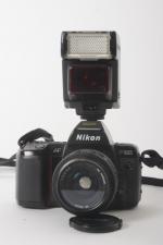 Nikon
AF modèle F800 Obj. Nikkor 3.3-4.5 35-70 et flash.