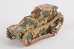 Vébé, Tank n° 21 mécanique 
en tôle lithographiée façon camouflage,...