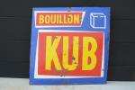Bouillon Kub, plaque émaillée EAS, fond bleu, nombreux impacts.
98 x...
