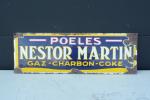 Les Poêles Nestor Martin
Plaque émaillée bombée
25 x 75 cm. (nombreux...