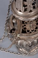 Encensoir en argent et métal
Style Régence. Poinçon Vieillard 1819-1838. Poids...
