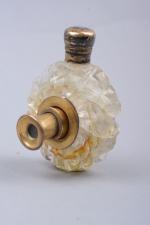 Lunette miniature formant flacon en cristal taillé laiton et métal...