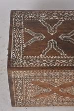 Maghreb 
Coffre en bois naturel à riche marqueterie de nacre....