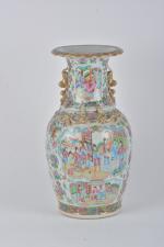 Canton fin XIXe siècle
Vase balustre en porcelaine à décor en...