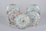 Chine XVIIIe et XIXe siècle
Cinq assiettes en porcelaine à décor...
