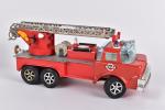 Gama, Feuerwehr auto 2655, camion-grue de pompier 
à friction tourne-en-rond,...