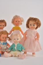 Bella, dix poupées et bébés en caoutchouc
dont deux noires. Entre...