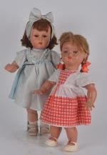 Bella, deux grandes poupées en composition
entre 1940-50, habits, perruque, jambes...