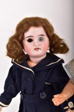 Deux poupées corps semi-articulé
habits d'origine, l'une tête type Fleischmann 3/0,...