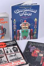 Documentation : Taschen 1000 Tin toys, 
catalogue Sotheby's collection of...
