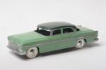 CIJ : (1)
Chrysler Windsor, deux tons de vert, sans vitres,...