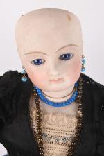 Pepita, l'espagnole : belle poupée parisienne
à tête pivotante et buste...