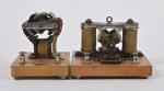 Bing, deux petits moteurs électriques Magnéto
peint marron à filet vert,...