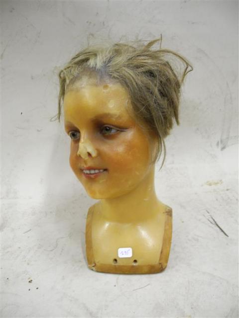 POUPEE DE MODE TETE CIRE ANCIENNE