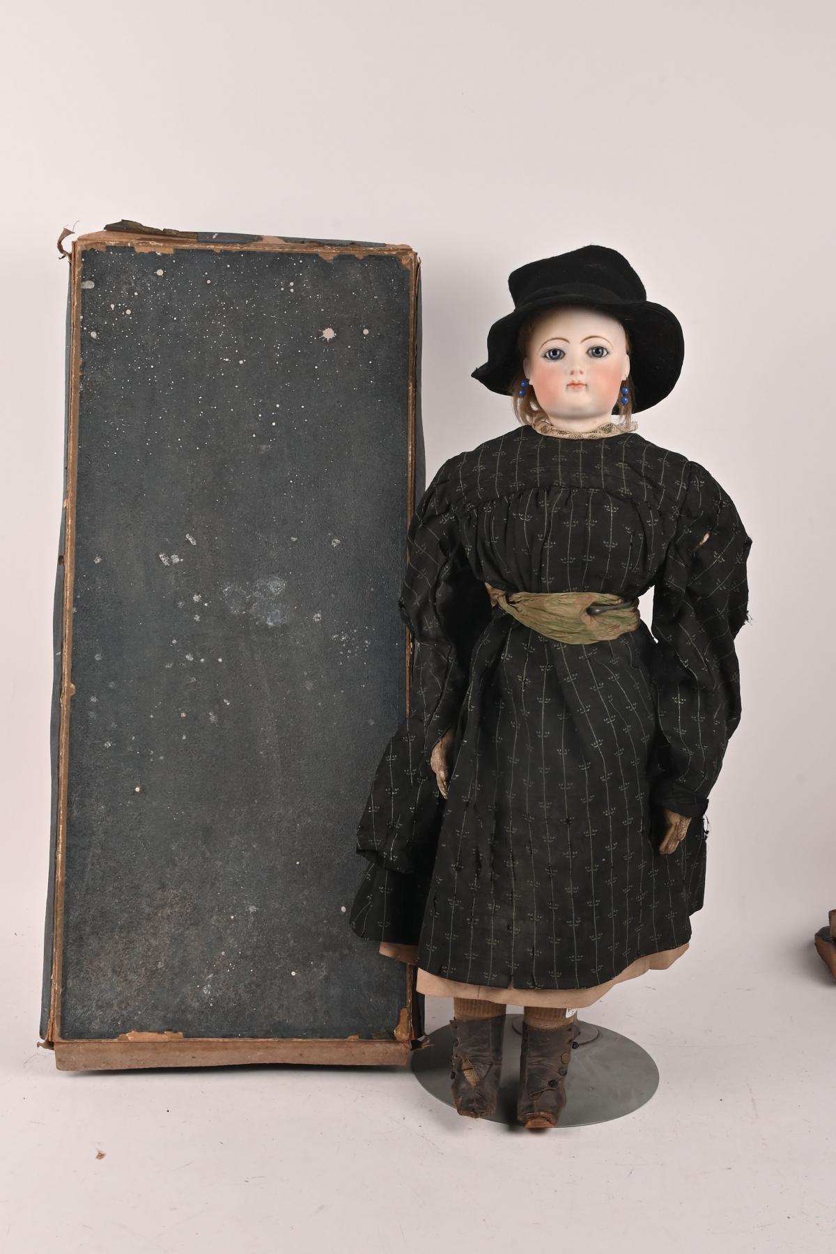 Chapeau de poupee ancienne d'occasion - Collection