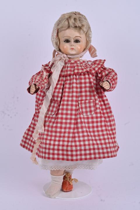 Poupée articulée, tête en porcelaine avec yeux basculants... - 73447922
