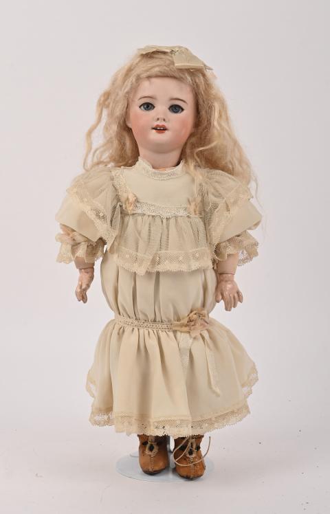 Poupée tête en porcelaine - Collection