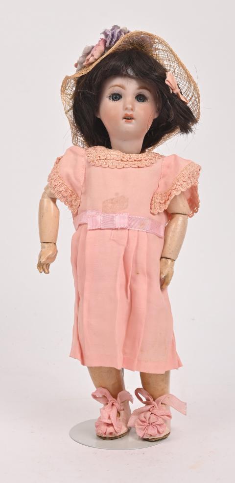 CHARMANTE PETITE POUPEE ANCIENNE EN COMPOSITION 34 CM