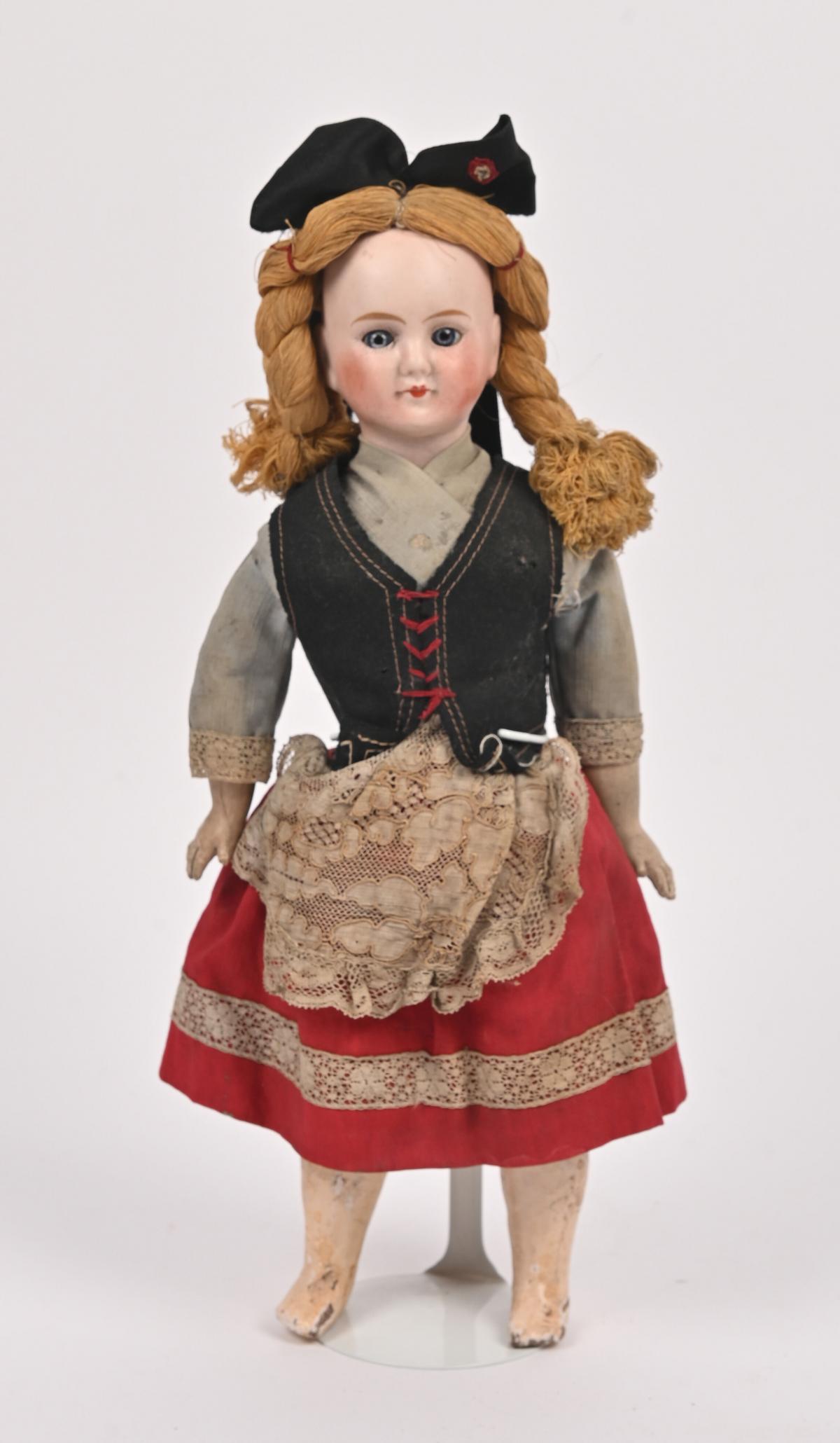 BELLE POUPEE BRUNE ANCIENNE TETE PORCELAINE 40 CM