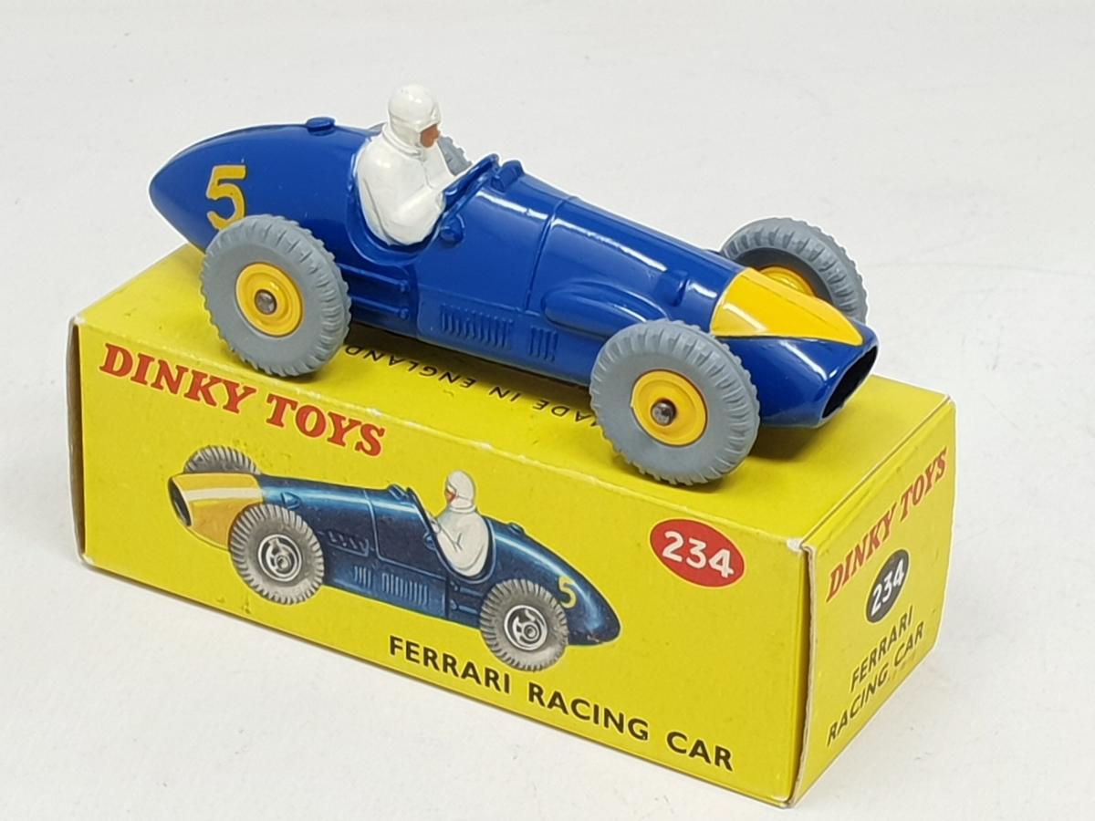 VENTE DE DINKY TOYS ET JOUETS ANCIENS