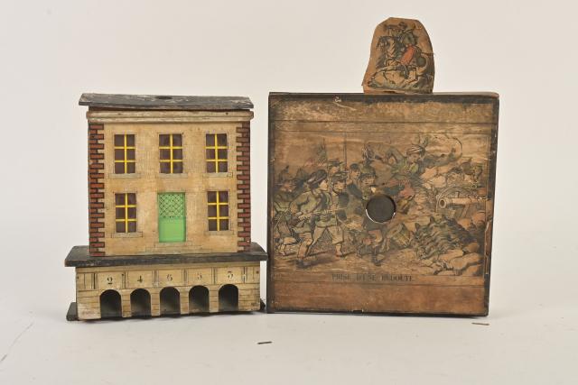Deux jeux en bois : jeu de billes dans une petite maison (20 x 16 cm) et...