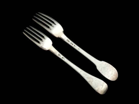 Lot de Ensemble de cinq cuillères et deux fourchettes XVIIIème en