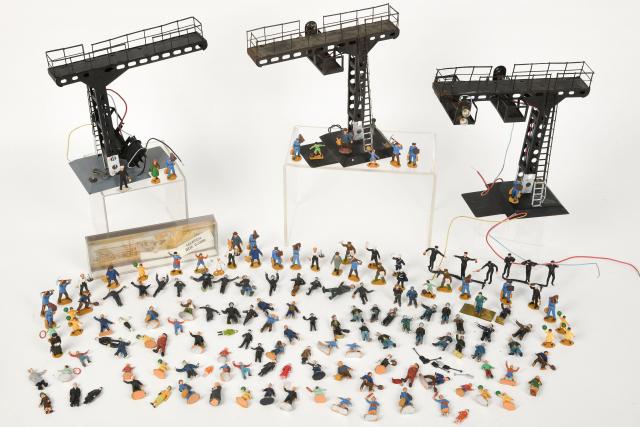 Boîte De Personnages Atlas/Hornby - Gare, Garage & Diorama - Échelle 1/50 (35mm) NEUF