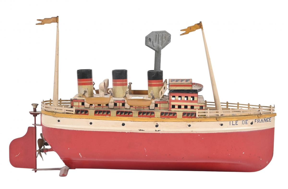Oeuvre : Précisions - Bateau jouet, Cuirassé à éperon roulant, Les collections d