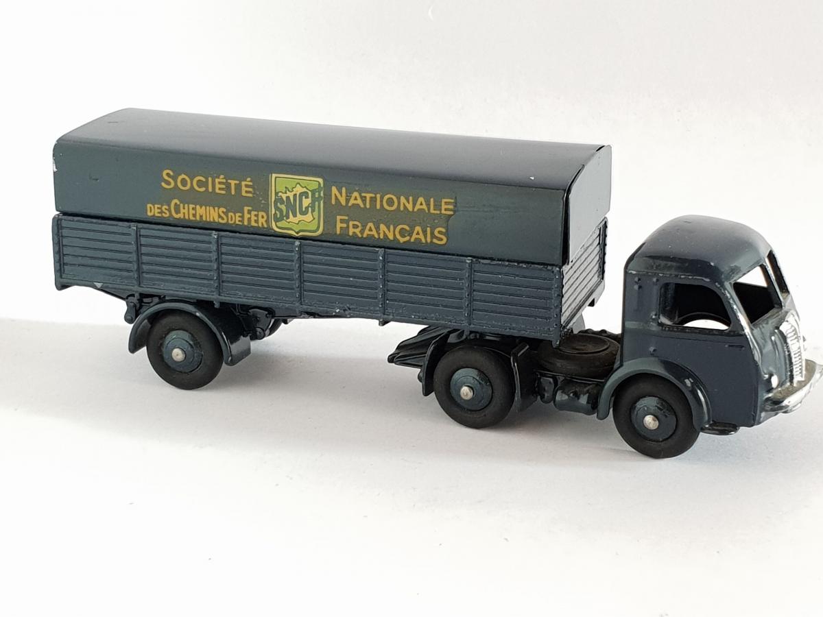Lot 2091 - Dinky French Issue Tracteur Panhard Et Semi