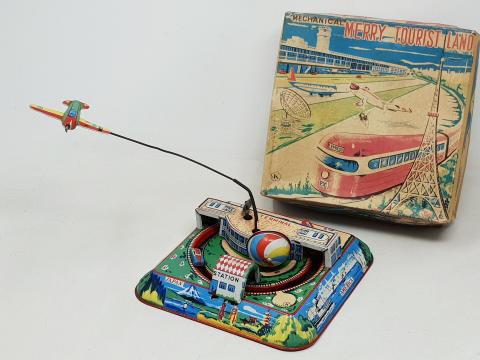 Jouets et jeux anciens en tôle