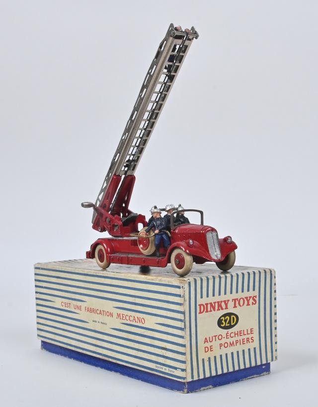 DINKY TOYS - pompiers - VOITURE DELAHAYE grande échelle - ref