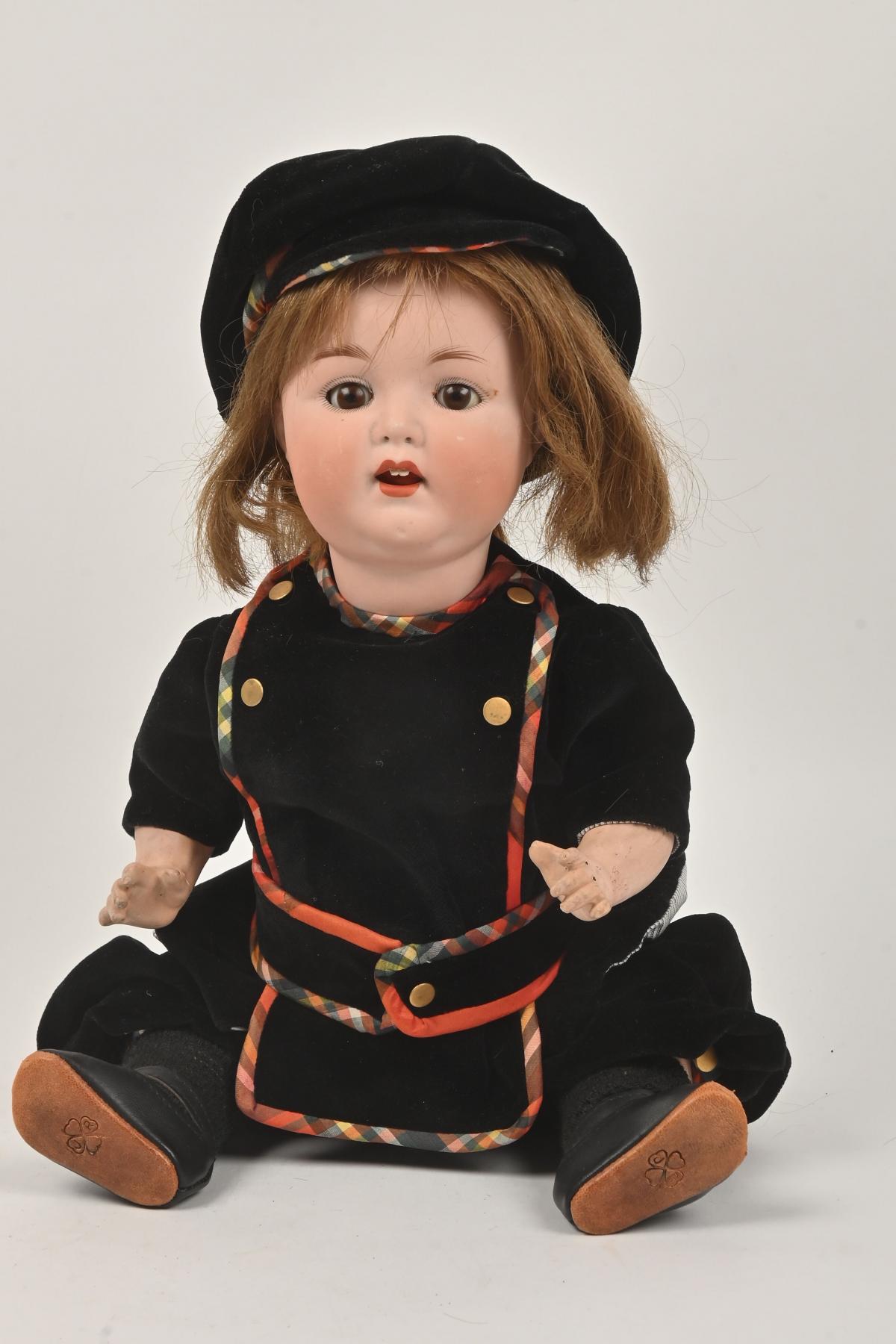 Poupée De Mode Parisienne – Tête Porcelaine Armand Marseille – Corps Cuir – 32cm – 1900