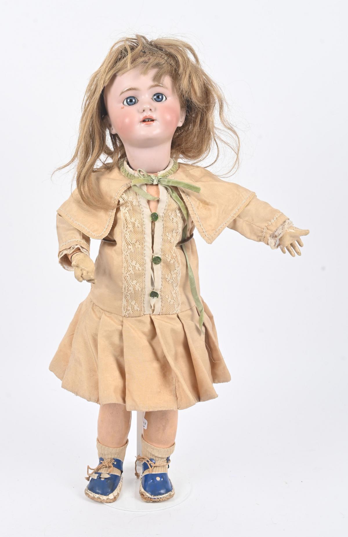 Ancienne poupée en papier mâché et sciure de bois de 14 po. - France