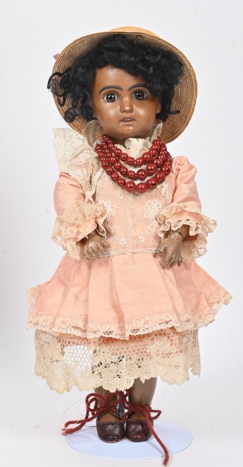 Rare petite poupée ancienne métisse SFBJ