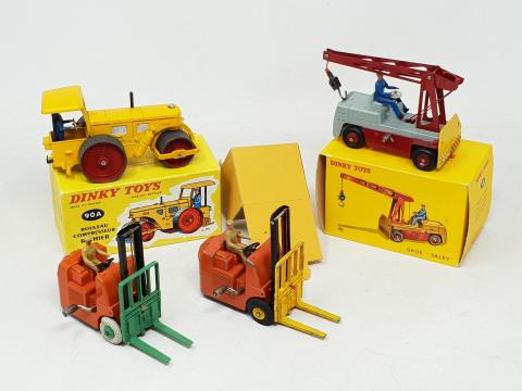 Lot De 2 Dinky Toys France - Simca Cargo N°32 - Camions Métal 1/43 - Années 1950 - Occasion