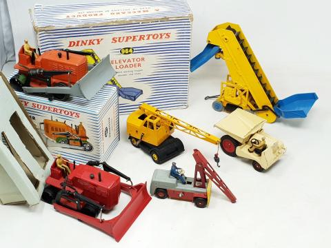LOT DINKY TOYS anciennes Norev Eligor Solido Corgi Toys EUR 35,00