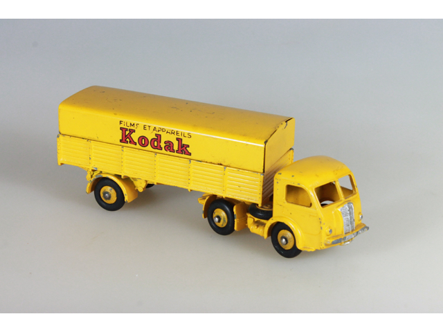 Le Panhard Movic Et La Semi Remorque Kodak Miniature De Dinky Toys Au 1 50e 5483
