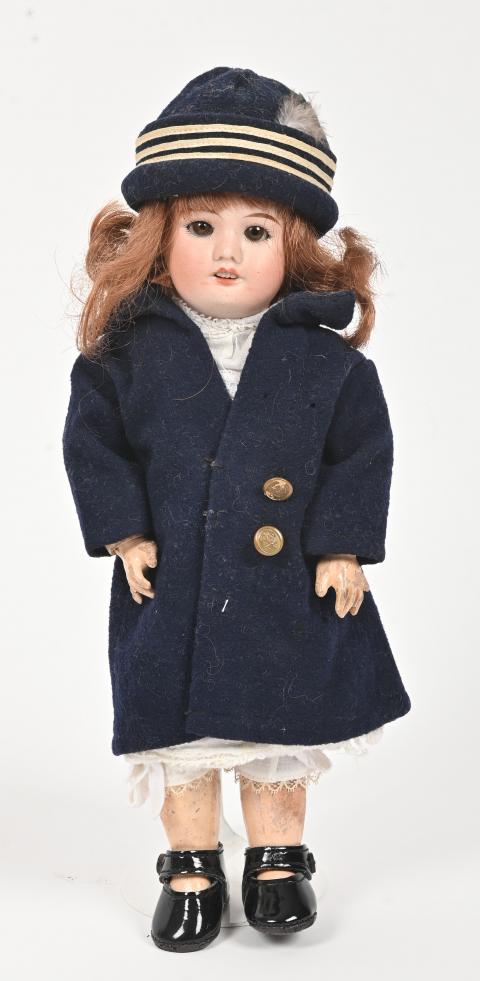 Patron Reproduction Manteau Pèlerine Pour Poupée 40 Cm - Modèle Avril 1884 La Poupée Modèle