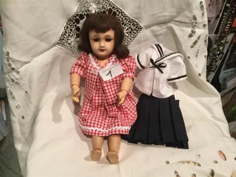 Ancienne poupée miniature Jules Verlingue en biscuit, France