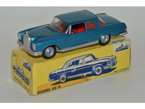 DINKY TOYS ET JOUETS ANCIENS