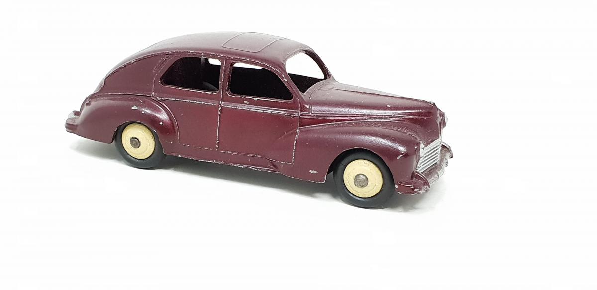 Dinky toys Peugeot 203 ref 24 R - Jeux & Jouets