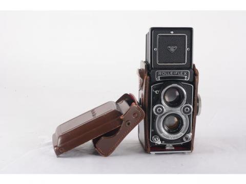 Lot 160 - A Rollei Rolleiflex T Medium Format Camera