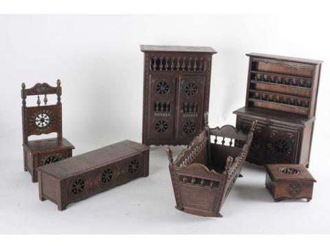ANCIEN MEUBLE DE poupée breton - bon état EUR 55,00 - FR