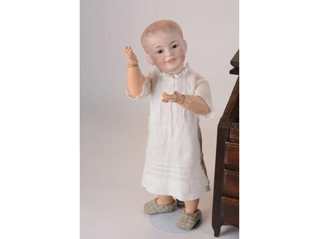 Consulat Déguisements prendre poupee tete porcelaine Migration Souvenir auxiliai