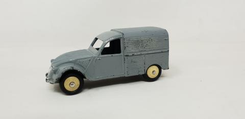 DINKY TOYS ANCIEN VOITURE CITROËN 2 CV référence 24 T COULEUR PEU COMMUNE