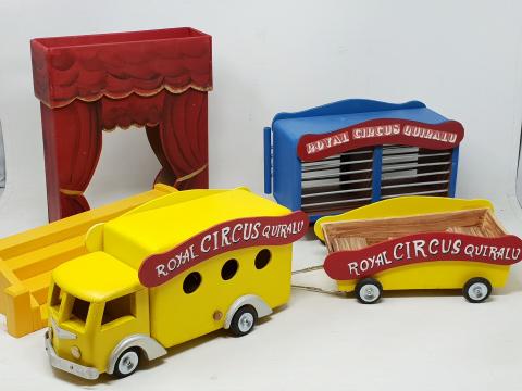 Figurine Quiralu enfant assis - Cirque - Diorama P120-G4 - Modélisme
